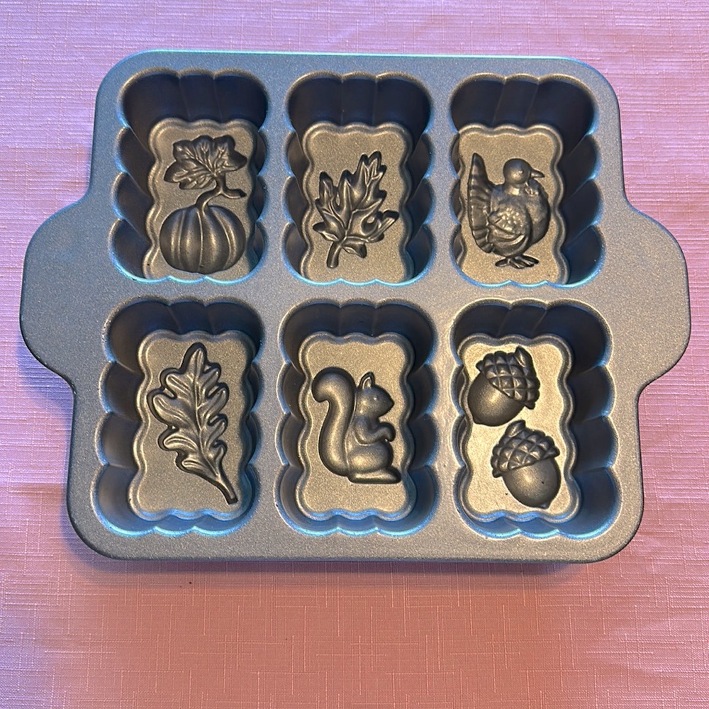 Nordic Ware Harvest Mini Loaf Cake Pan